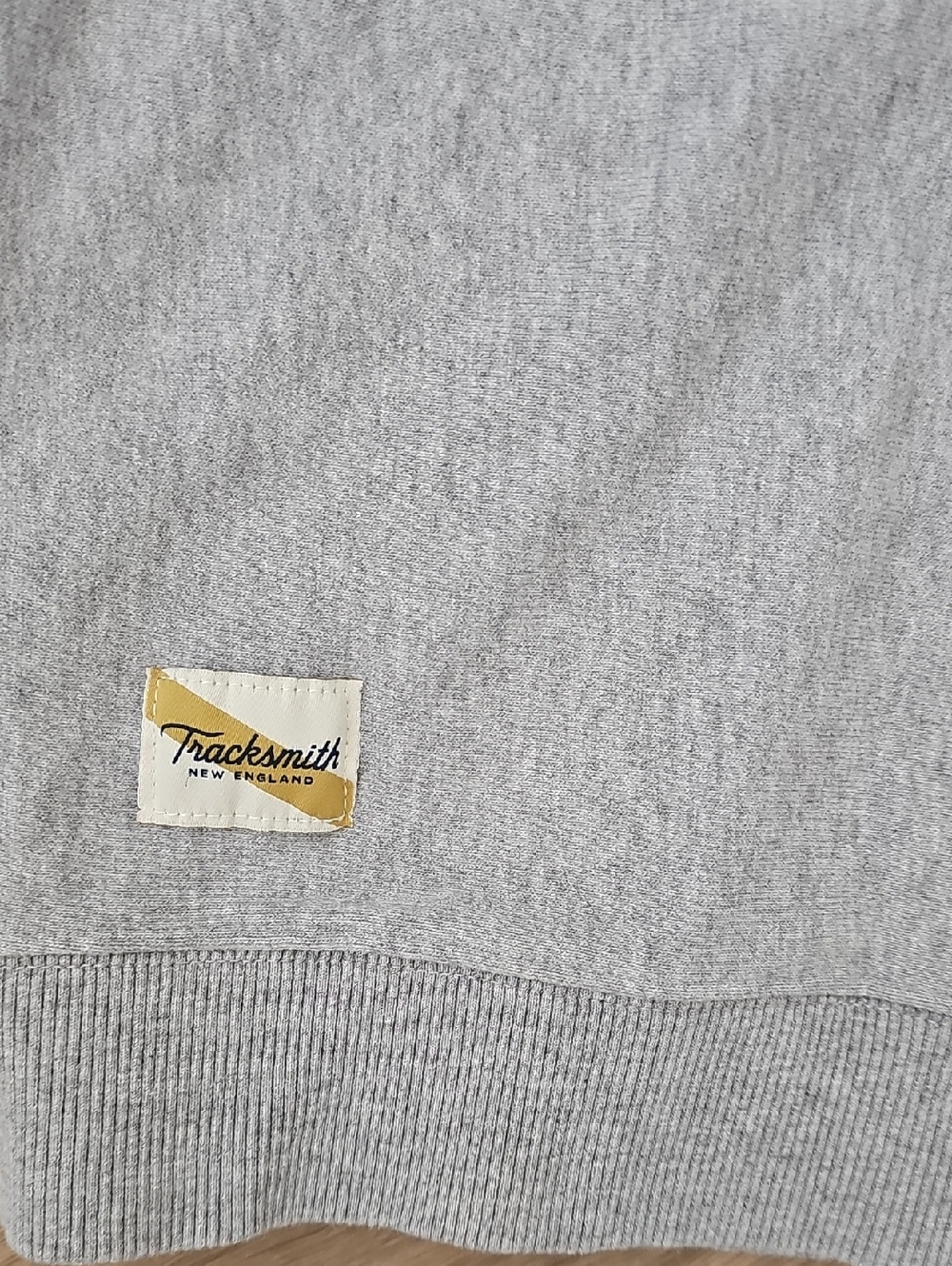 Tracksmith Light Gray Women's Crewneck Sweatshirt Size Medium - Picture 2 of 5